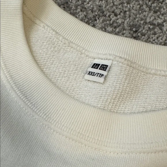 Uniqlo - Picture 10 of 11